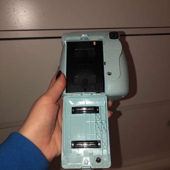 light blue instax mini 8 fujifilm camera - Picture 4 of 4